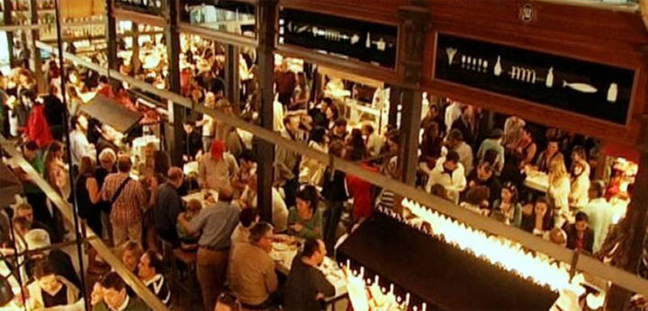 El mercado de San Miguel los fines de semana para tomar un aperitivo o hacer compras